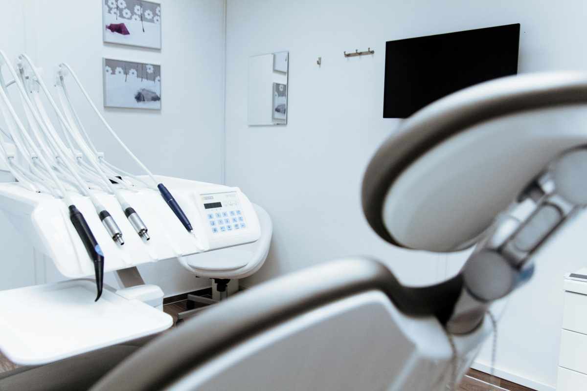 Centro dentistico: quali servizi offre e perché è importante affidarsi a professionisti qualificati